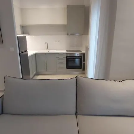 Theta θ2 Luxury Apartment's *